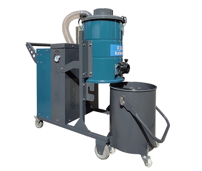 大功率工業(yè)吸塵器清理